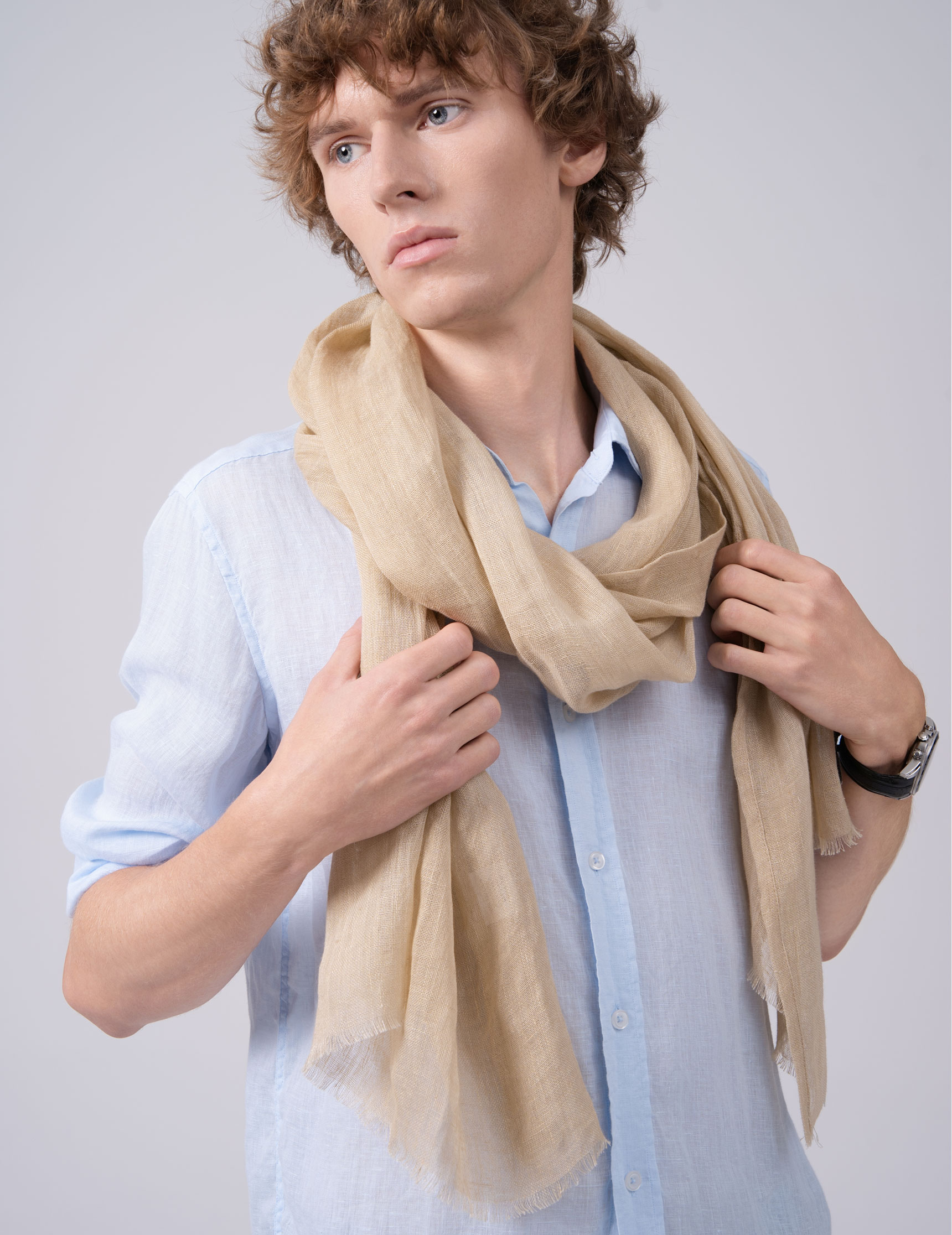 Echarpe-en-lin-ete-beige--AT-07147_M1-17x22---