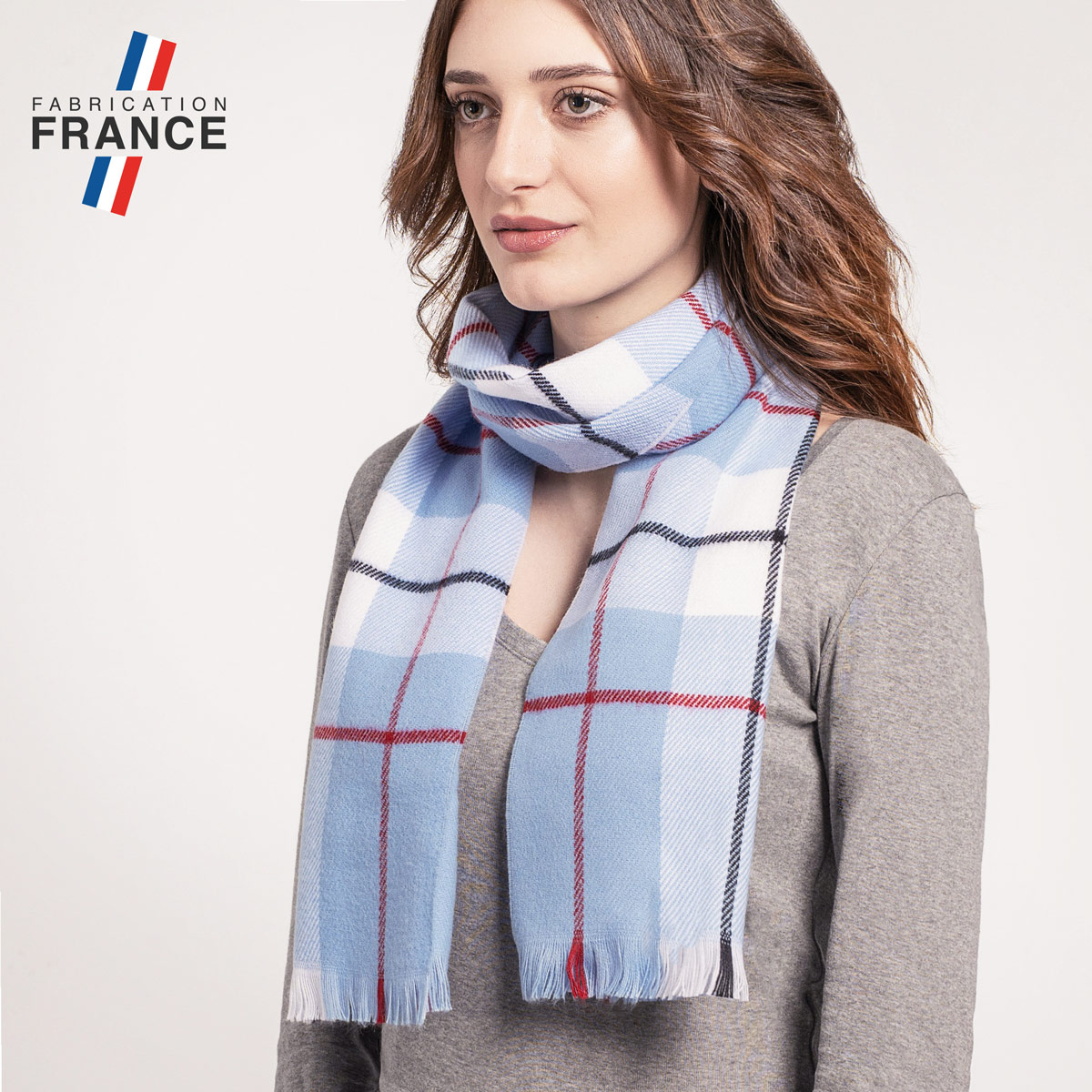Echarpe-femme-fabrique-en-france-bleue-a-carreaux--AT-06627_W1_12x12-FR