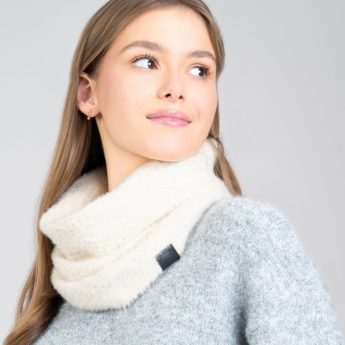 Snood-femme-grande-douceur-blanc-made-in-Europe--AT-06992_W1_12x12---