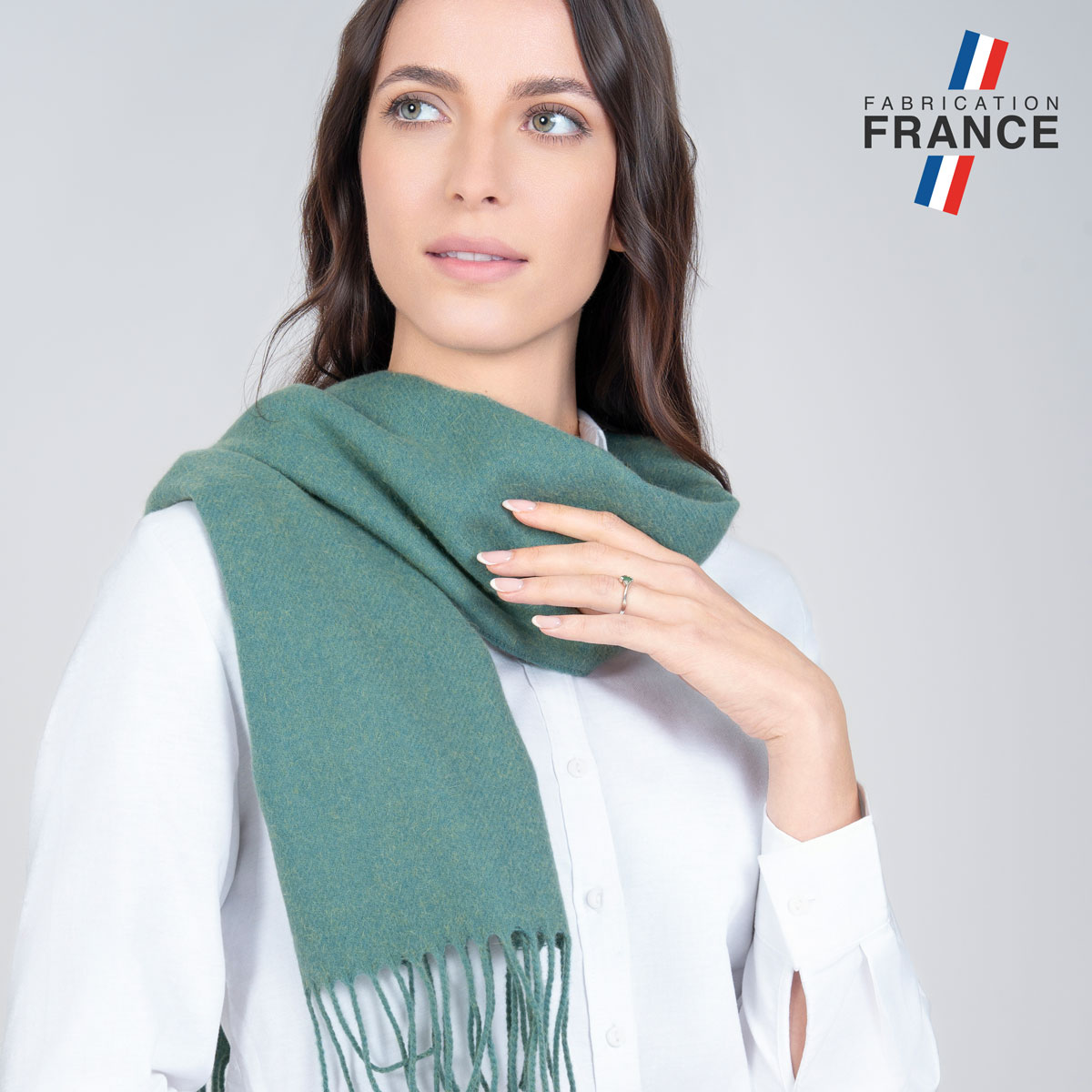 Echarpe-angora-bleu-vert-douce-femme-franges-fabriquee-en-France--AT-05591_W1_12x12-FR