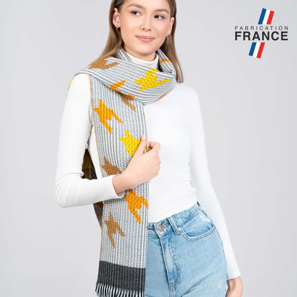Echarpe-femme-motif-simple-jaune-fabrication-francaise--AT-06250_W1_12x12-FR