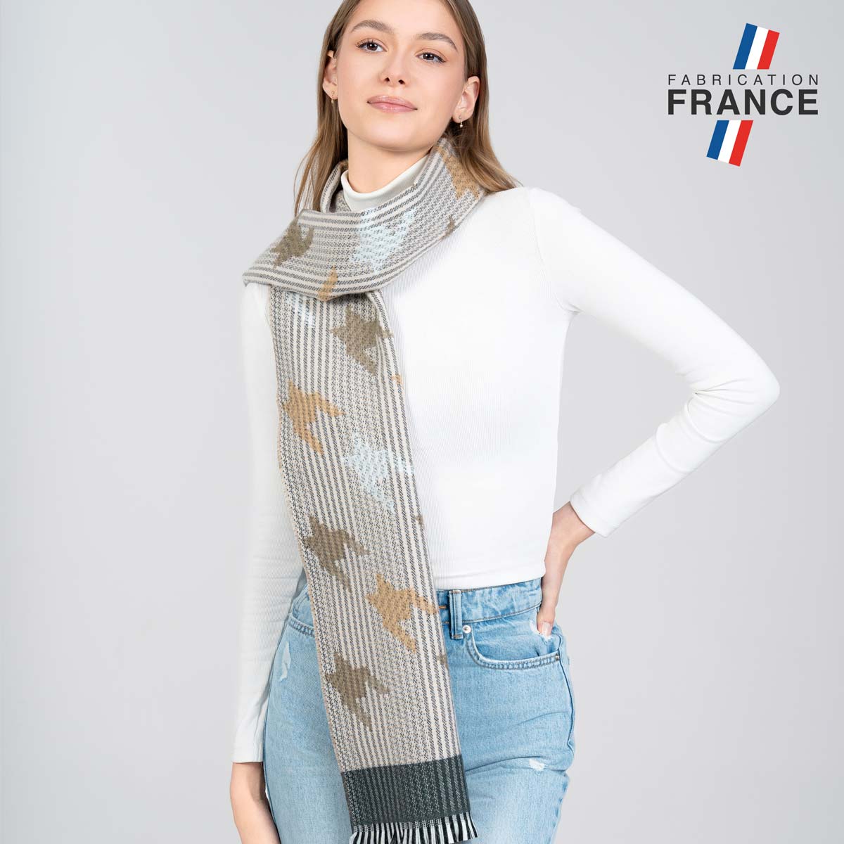 Echarpe-femme-motif-elegant-made-in-France--AT-06252_W1_12x12-FR