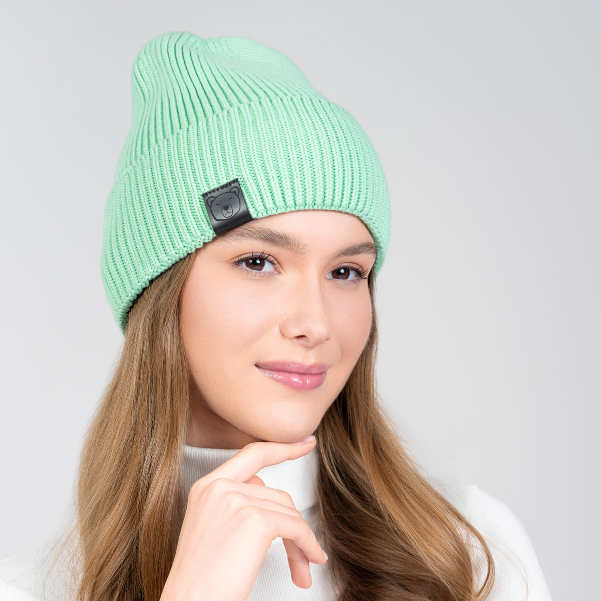 Bonnet-femme-vert-pale-uni-maille-fabrique-en-Europe--CP-01685_W1_12x12---