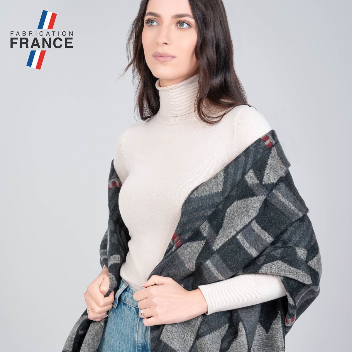 Chale-grande-douceur-pour-femme-fabrication-francaise--AT-06319_W1_12x12-FR