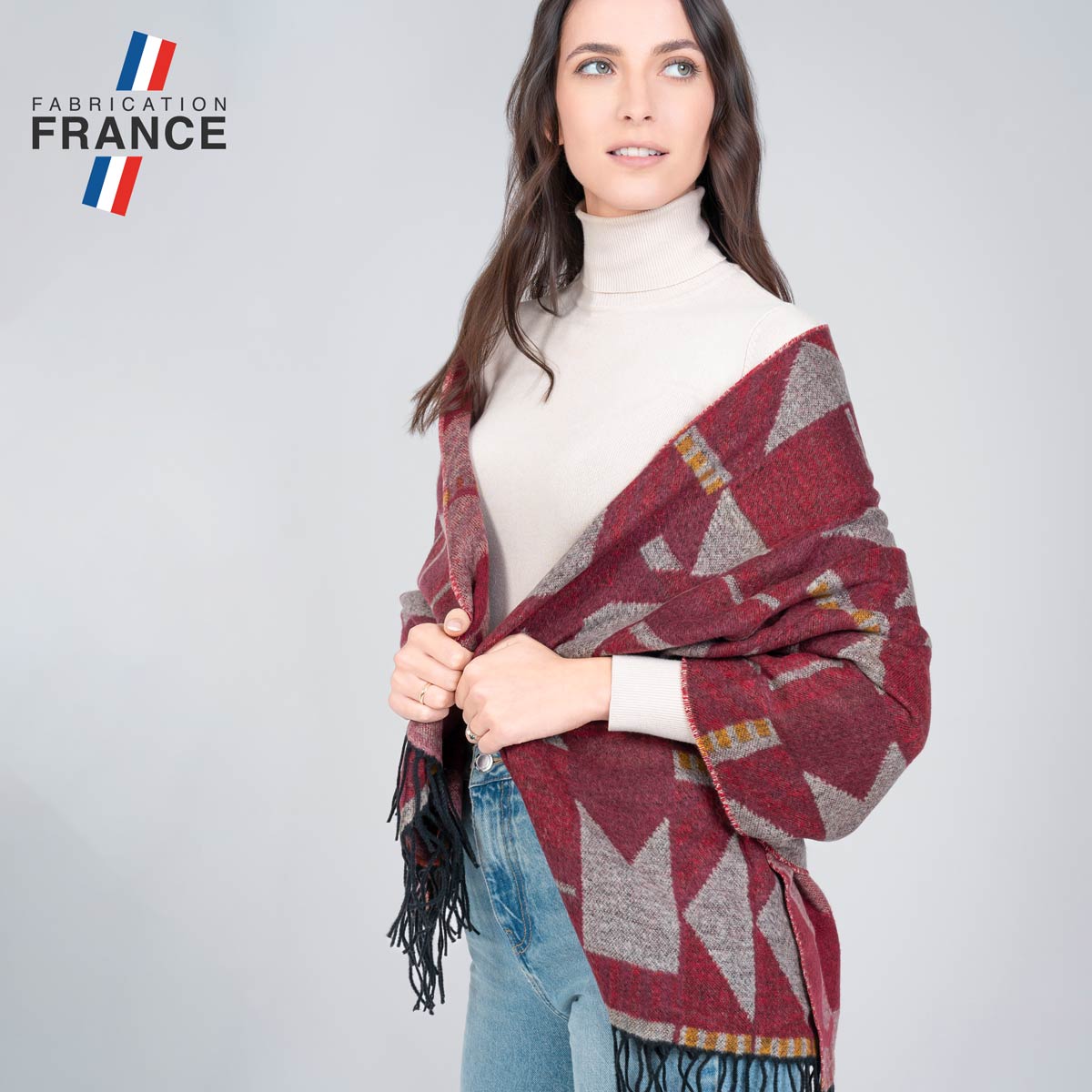 Chale-femme-motifs-geometriques-rouge-made-in-France--AT-06321_W2_12x12-FR