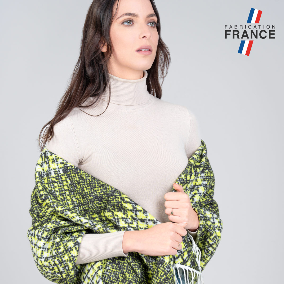 Chale-doux-femme-tons-jaune-fabrique-en-France--AT-06187_W1_12x12-FR