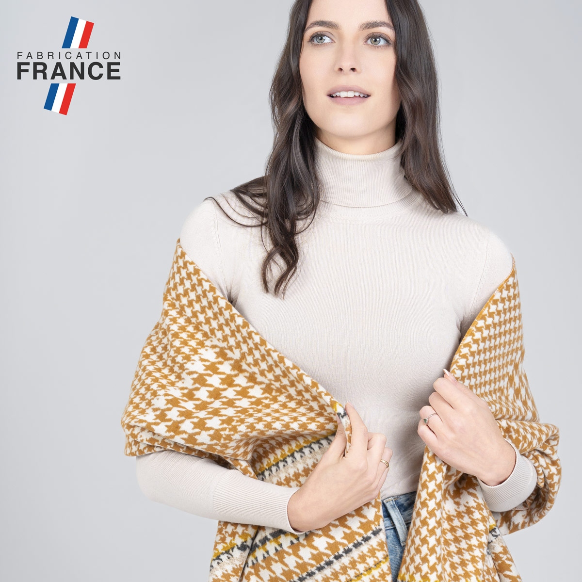 Chale-beige-motif-pied-de-poule-fabrication-francaise--AT-06195_W1_12x12-FR
