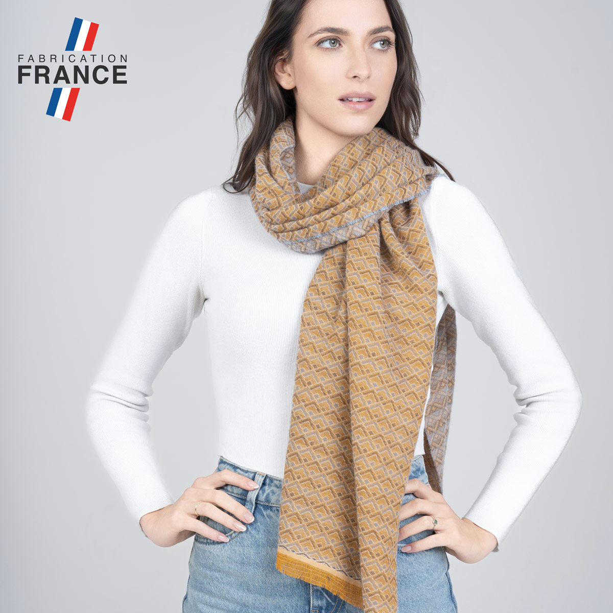 Chale-hiver-leger-motifs-fins-tons-beige-orange-made-in-France--AT-06940_W3_12x12-FR