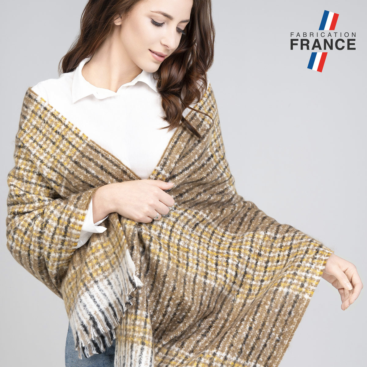 Chale-hiver-femme-motif-rayures-beiges-fabrique-en-France--AT-07006_W1_12x12-FR