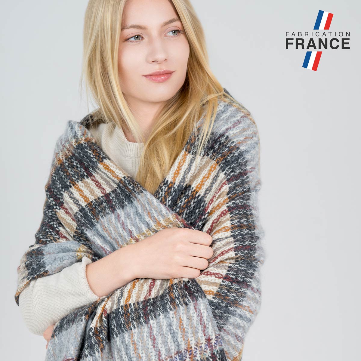 Chale-tartan-gris-pour-femme-made-in-France--AT-07017_W1_12x12-FR
