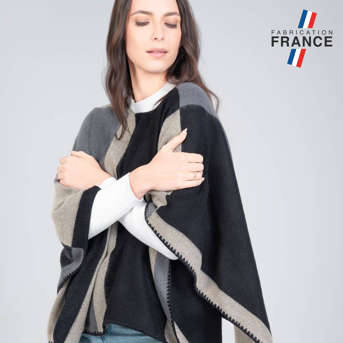 Poncho-hiver-fabrique-en-France-pour-femme--AT-06934_W3_12x12-FR