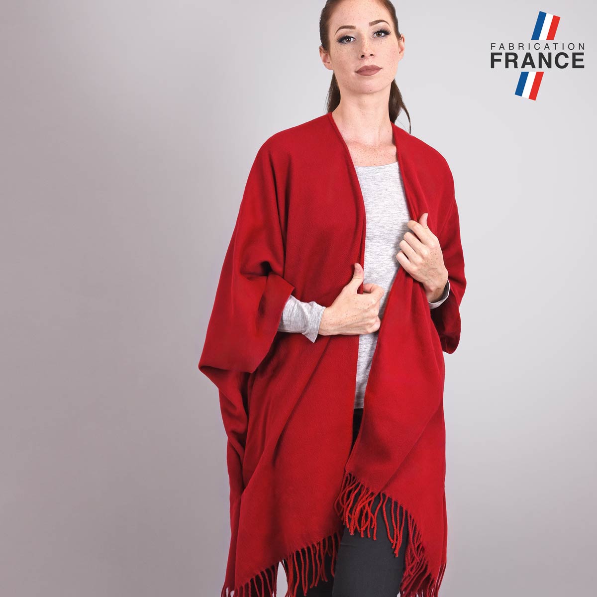 Poncho-poches-rouge-uni-fabrication-francaise--AT-04793_W1_12x12-FR