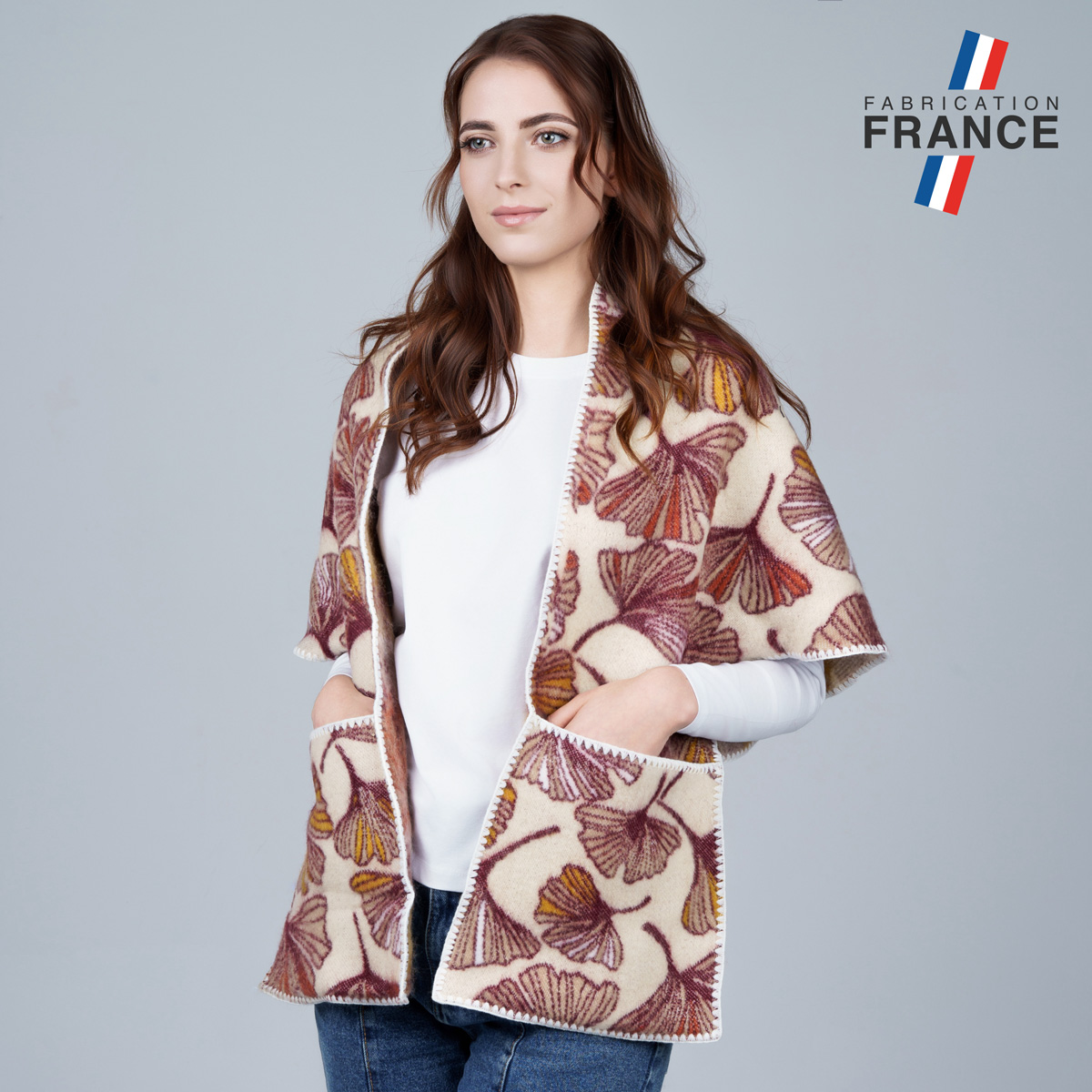 Chale-cape-motif-gingo-blanche-made-in-France--AT-06857_W1_12x12-FR