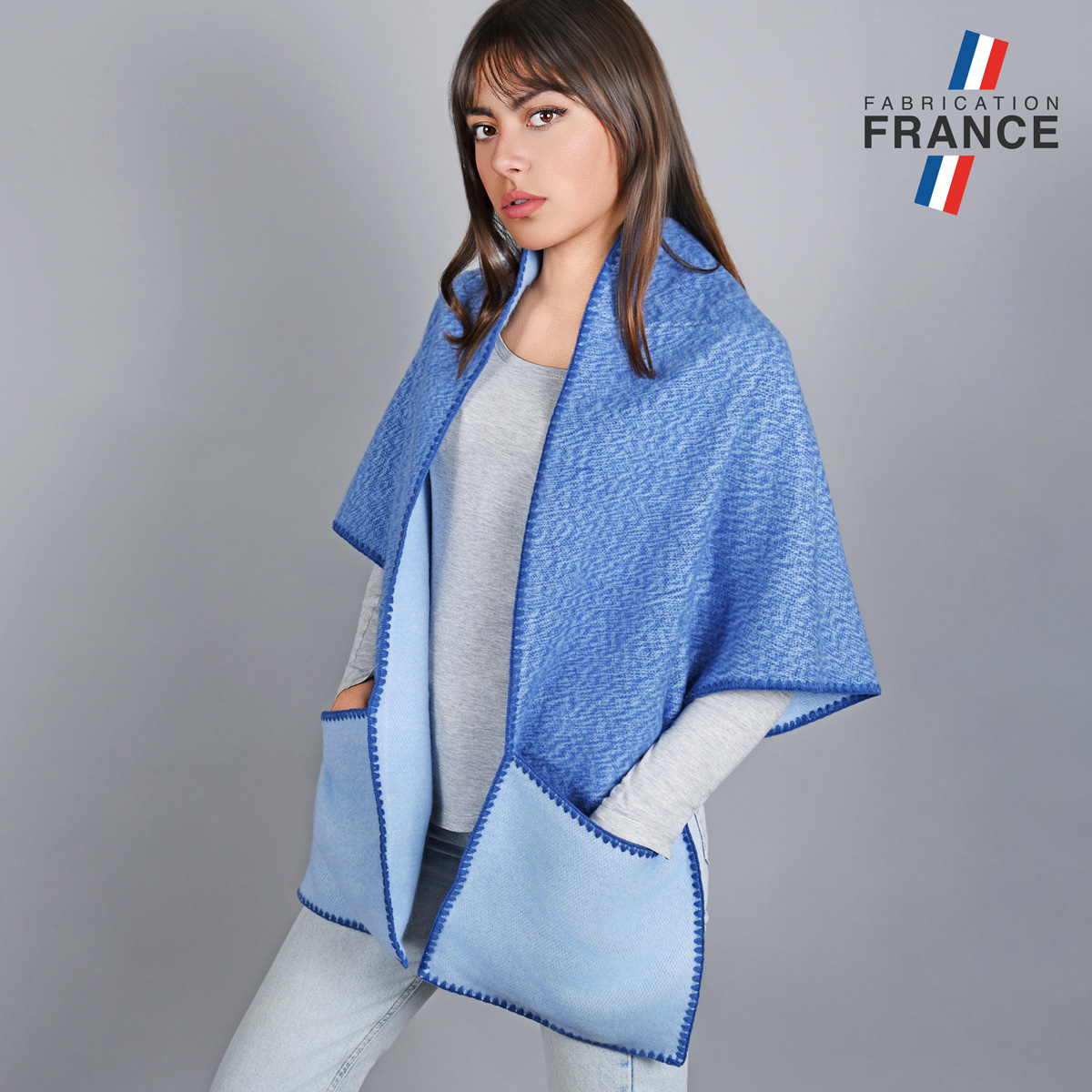 Chale-hiver-a-poches-bleu-fabrication-francaise--AT-04846_W1_12x12-FR