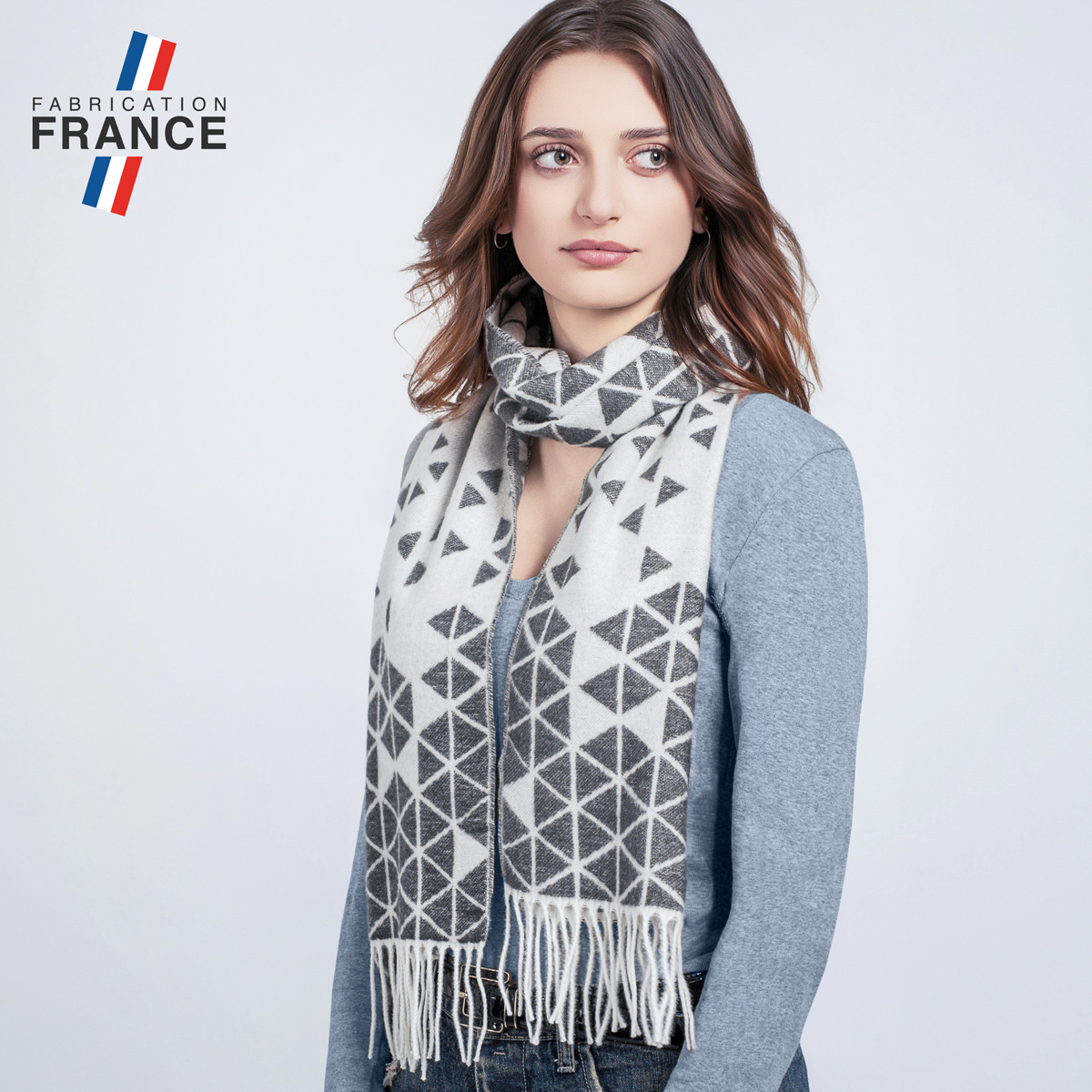 Echarpe-femme-motif-geometrique-creme-made-in-France--AT-06491_W1_12x12-FR