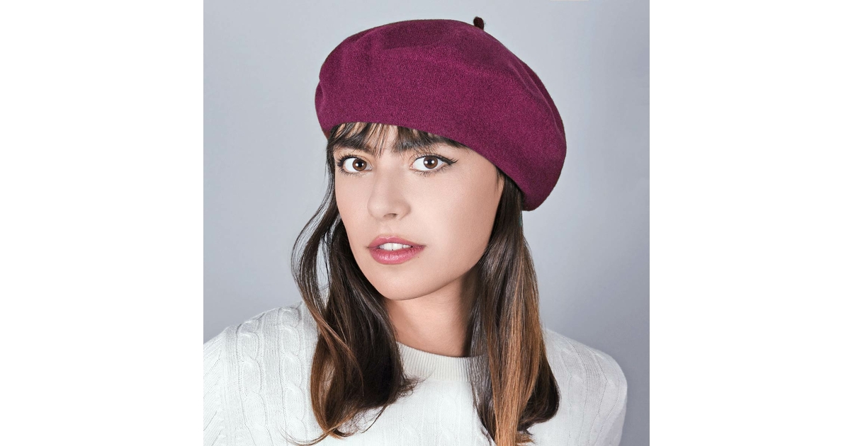 Femme béret fait main - France