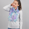 AT-03835-VF16-foulard-mousseline-soie-marguerites-mauve-bleu