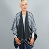 AT-03194-VF10-1-poncho-femme-reversible-noir-gris-fabrication-france