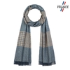 AT-06905_F12-1FR_Echarpe-legere-motifs-chevrons-bleu-gris-fabriquee-en-France