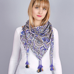 foulard-carre-femme-bleu-pompons--AT-04313