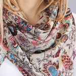 foulard-carre-pompons-rouge-et-bleu--AT-06453