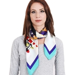 carre-de-soie-blanc-mode-parisienne-AT-05368