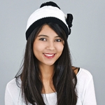 bonnet-pompon-fantaisie-noir-et-blanc--CP-00727