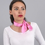 _Carre-de-soie-piccolo-rose-uni