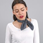 _Petit-foulard-soie-gris-sombre