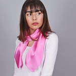 carre-soie-femme-rose-uni-AT-05383