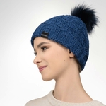 Bonnet-femme-pompon-bleu-fabrique-en-europe--CP-01727