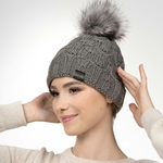 Bonnet-femme-chaud-pompon-gris-fabrique-en-Europe--CP-01728