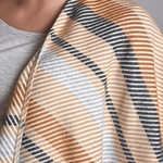 Poncho-hiver-rayures-beiges-doux-confortable--AT-04815