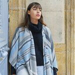 Poncho-femme-bleu-gris-clair-fabrique-en-France--AT-04814