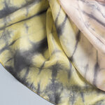Carre-soie-tye-die-femme-qualite-tradition-vietnamienne--AT-07084
