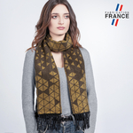 Echarpe-femme-motif-geometrique-jaune-marron-made-in-France--AT-06495_W1_12x12-FR