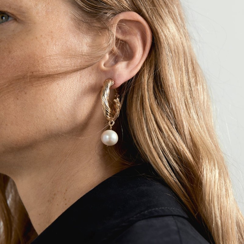 Boucles d\'Oreilles Anneaux Dorés et Perle