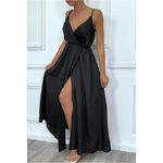 robe-satin-cache-coeur-longue-fluide-noire-a-bretelles-fines-avec-fente (1)