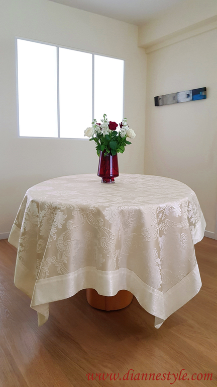 Prestige Nappe Damassée Bordeaux 152,4 X 355,6 Cm. [Z7751