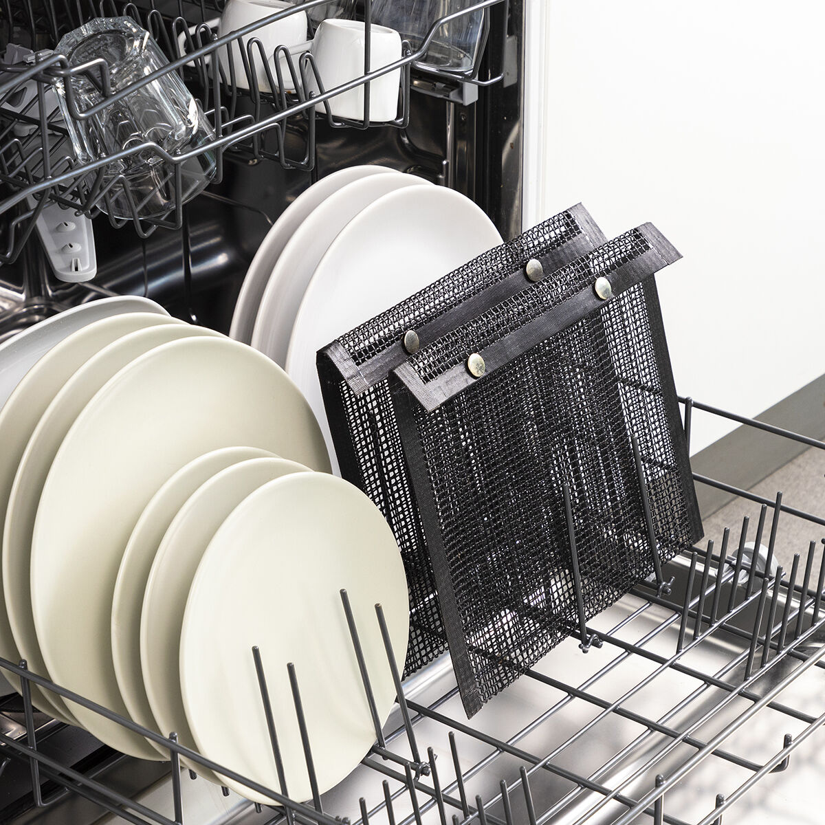 V0103105_005_MKT1
