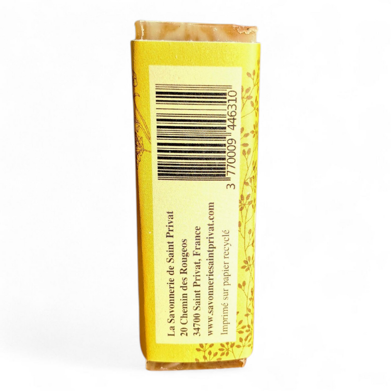 Côté de l’emballage du Savon à la Bière avec code-barres et coordonnées de La Savonnerie de Saint-Privat.