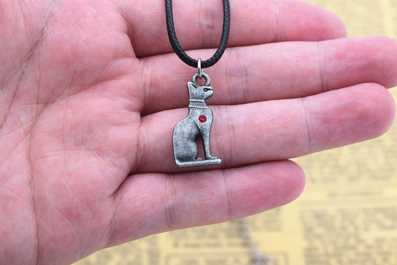 2018-personnalit-antique-gyptien-d-esse-Bastet-rouge-cristal-Vintage-3D-chat-pendentif-collier-en-cuir