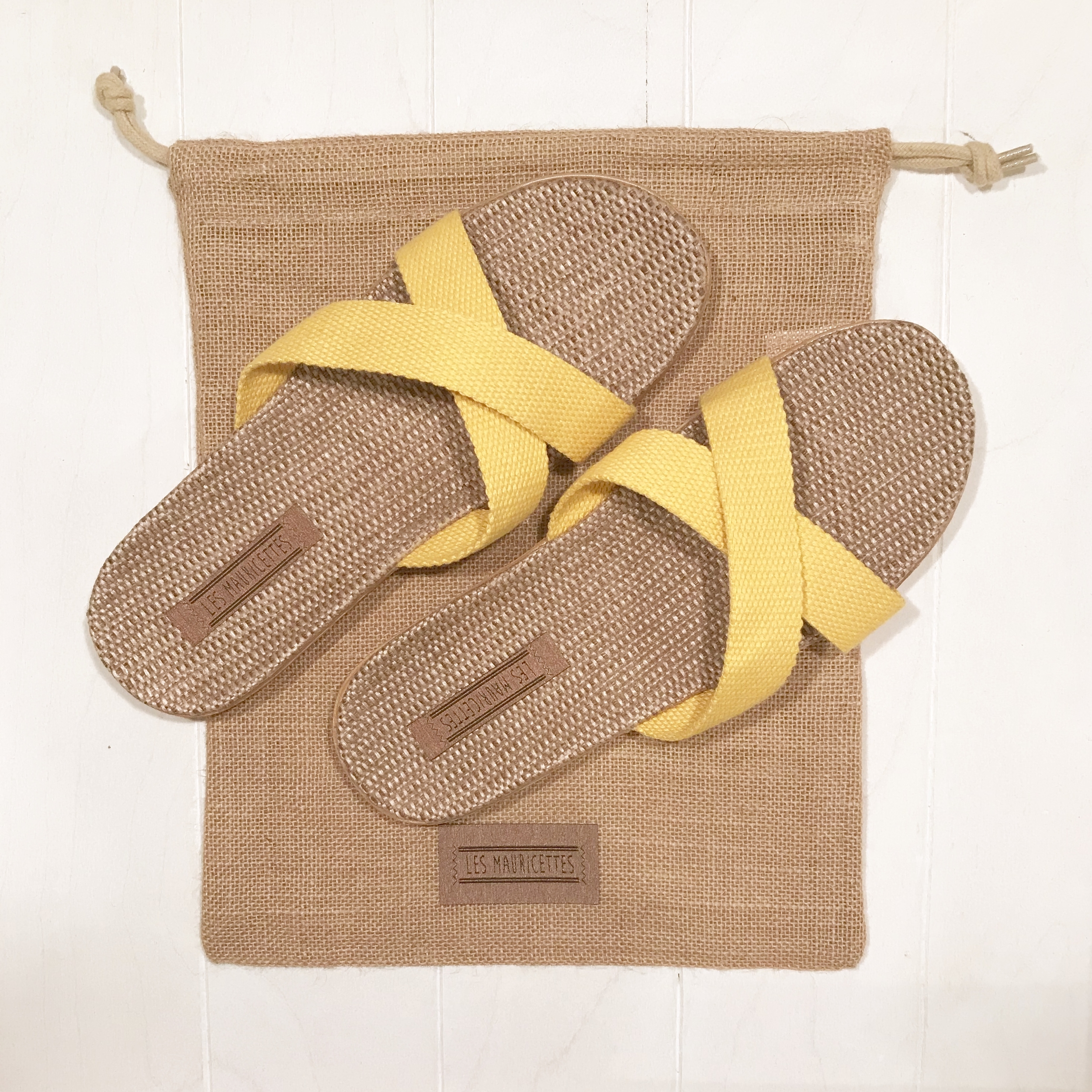 Les Mauricettes jaunes plagettes claquettes de plage