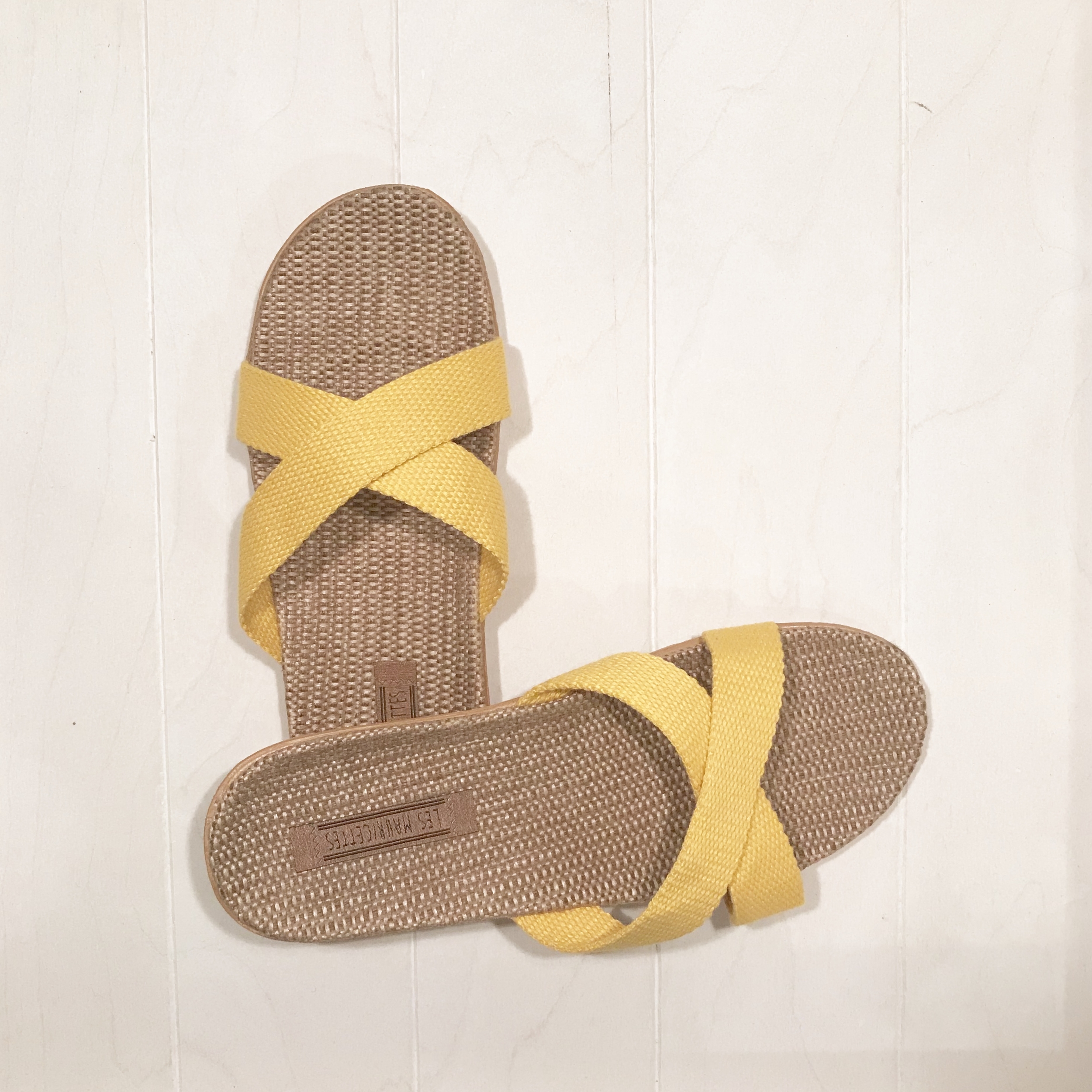 Les Mauricettes jaunes plagettes claquettes de plage