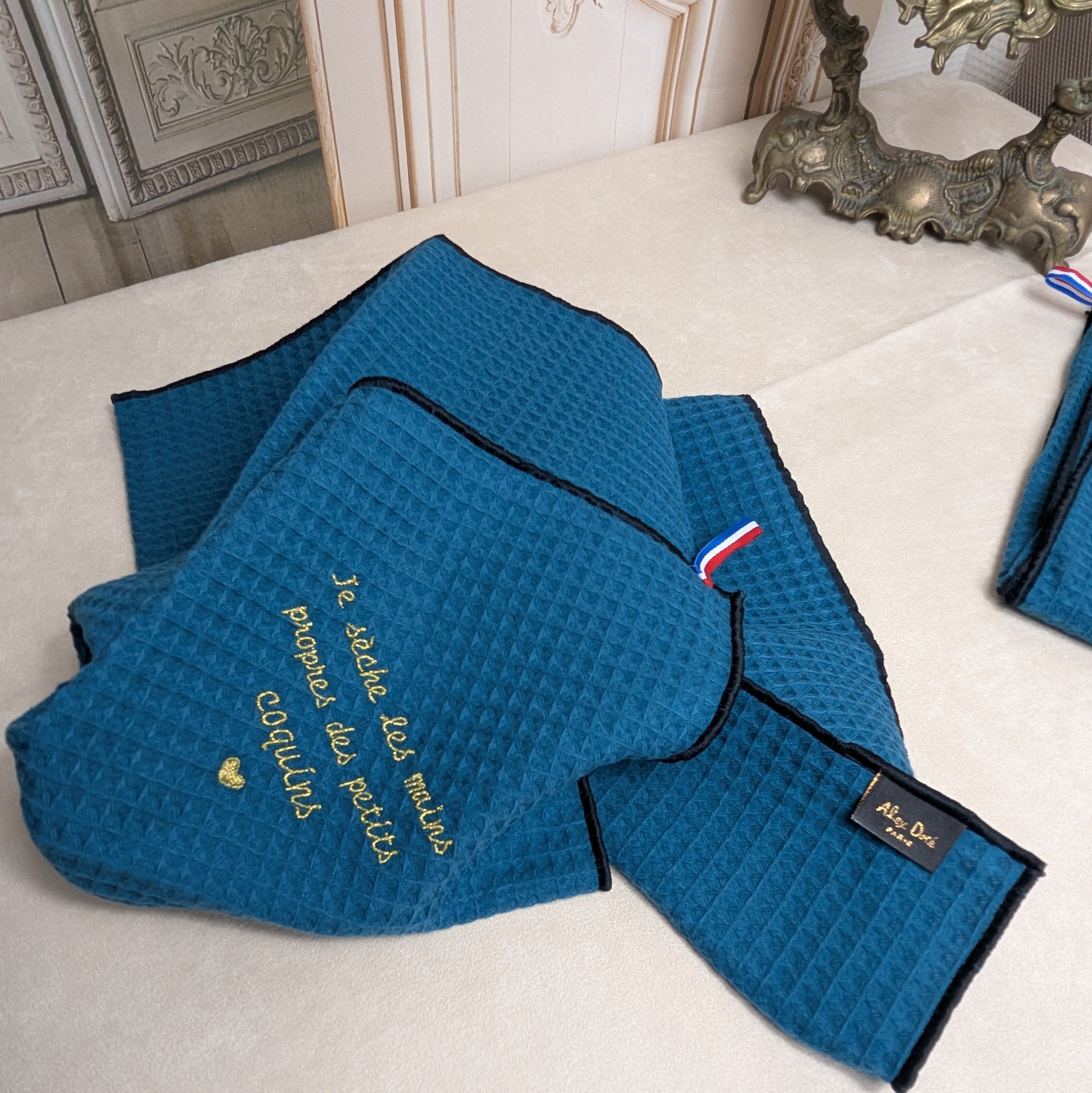 Torchon en coton canard nid dabeille Alex Doré Paris Personnalisable coquins déplié et griffe2