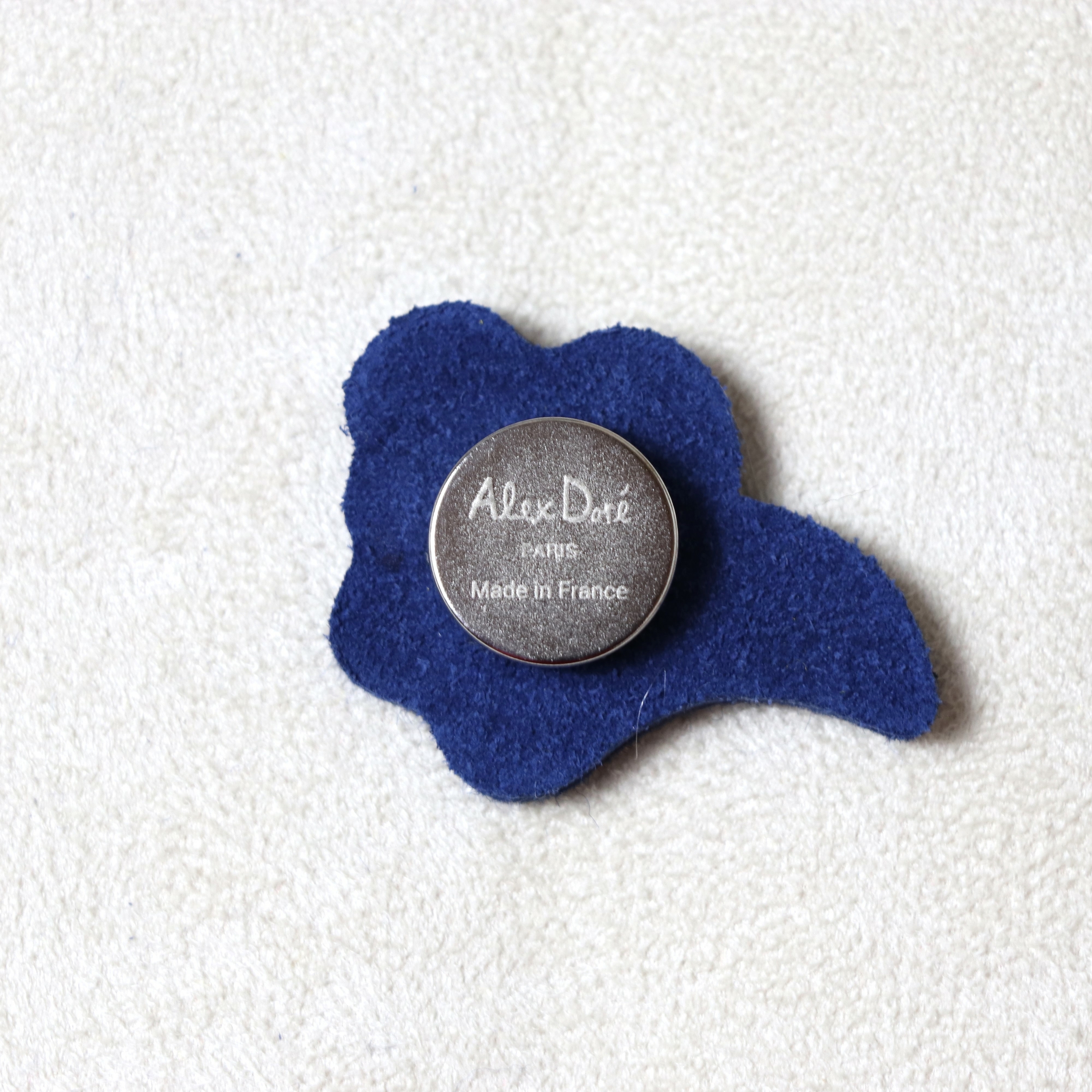 Broche Brodée aimant Alex Doré Paris Brouette fond bleu verso