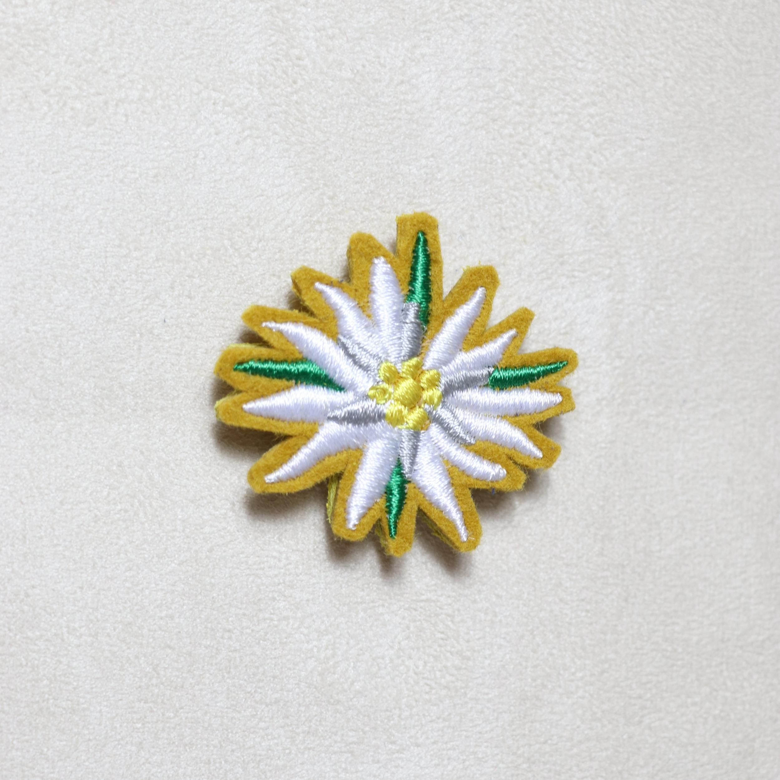 Broche Brodée aimant Alex Doré Paris Edelweiss GM