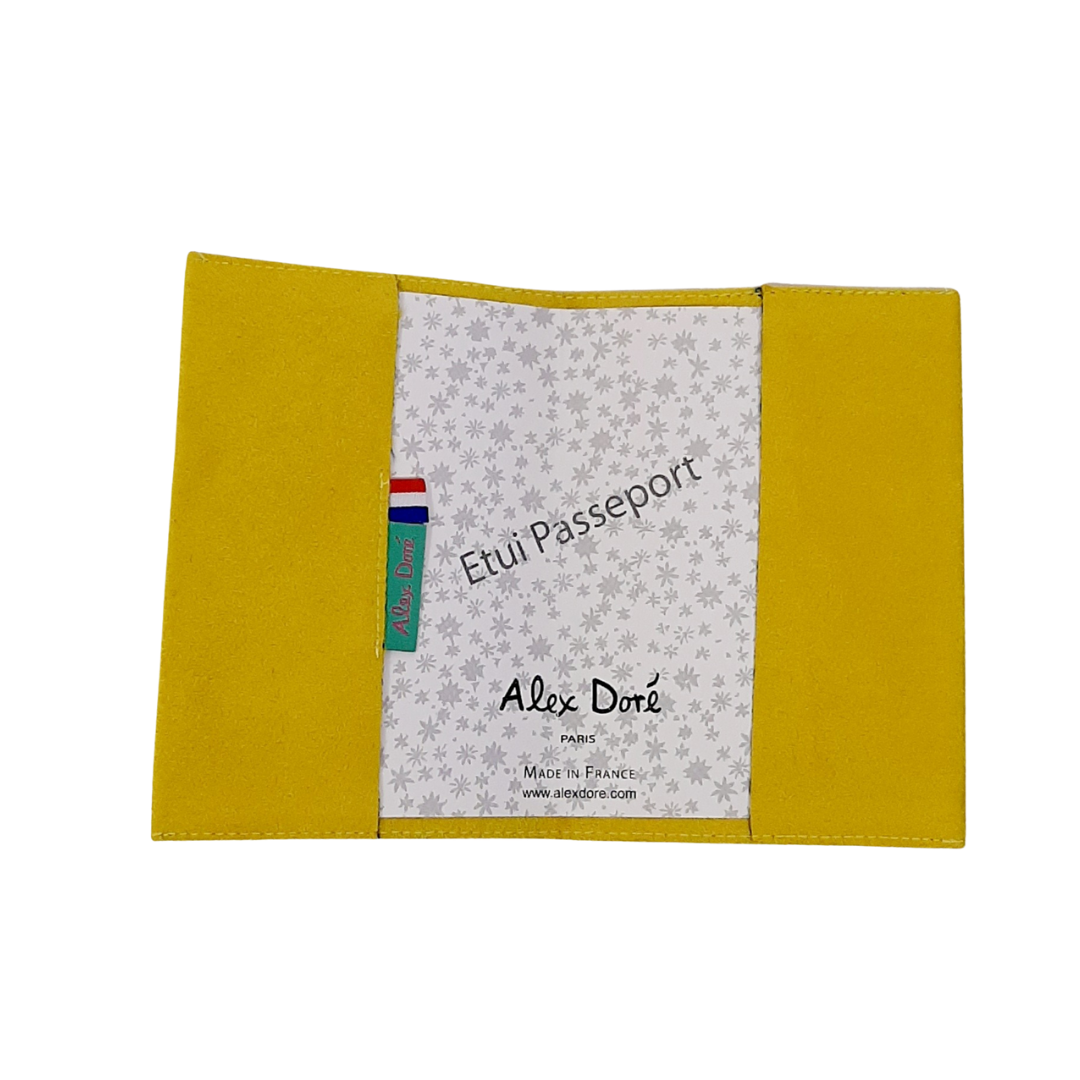 etui-passeport-suedine-jaune-interieur-alex-dore