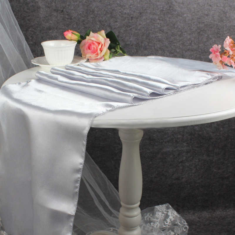 Chemin de table mariage satin argent