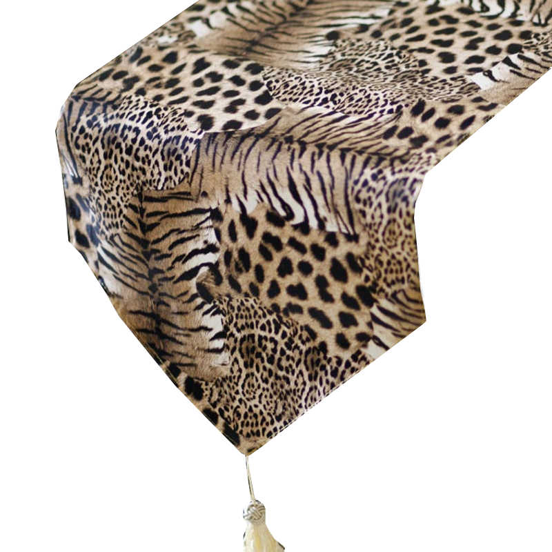 chemin-de-table-leopard-fourrure